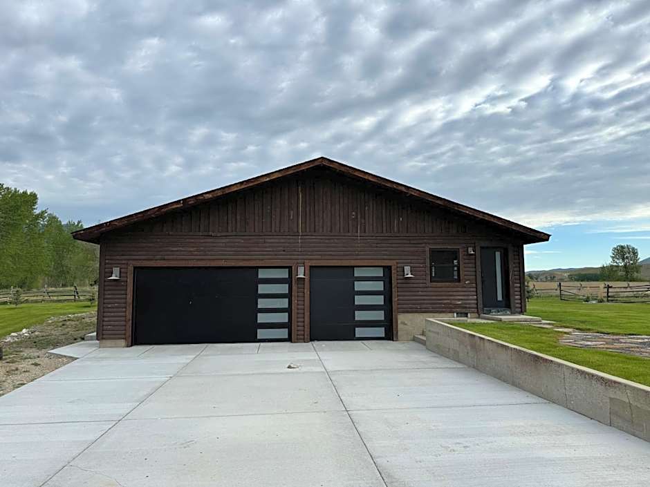 Sportsman Lodge Melrose MT