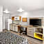 Days Inn & Suites by Wyndham Rochester South