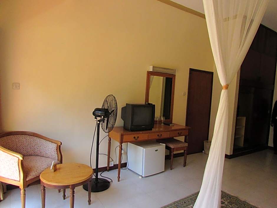 Equator Hotel