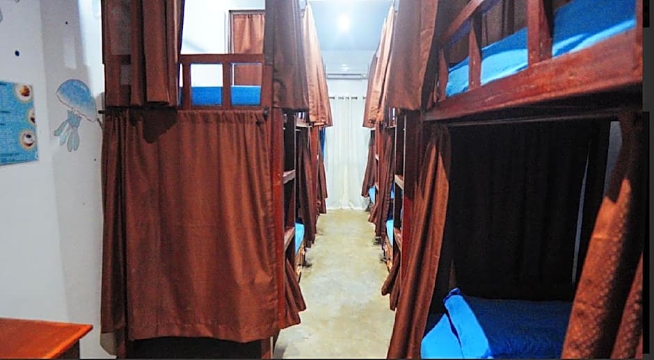 Photo 1 of 5 of Room for 10 People