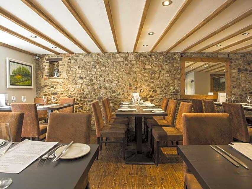 Bath House Hotel & Restaurant