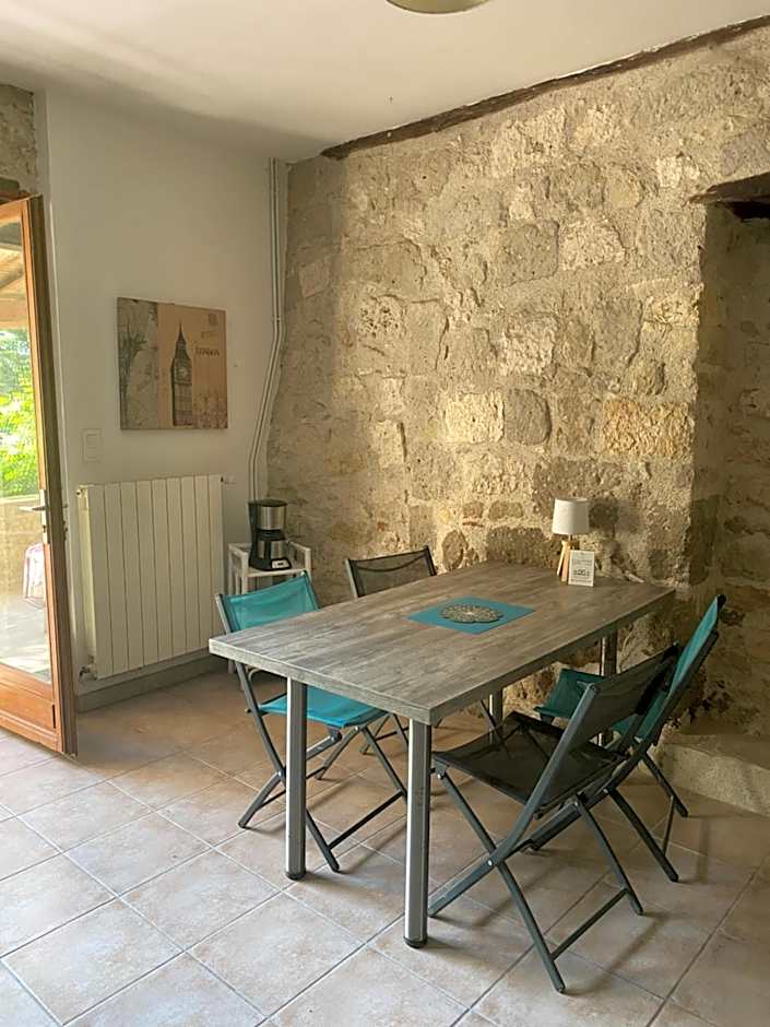 CHEZ SOPHIE -Chambres d¿hôtes, Gîte et Gîte équestre
