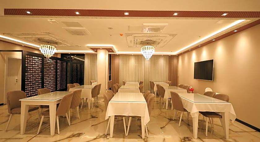 GREEN ROOF BOUTIQUE HOTEL