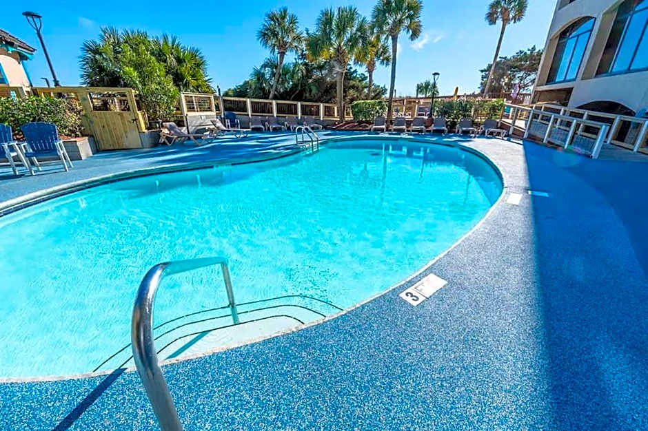 Oceanfront Views, Recently Renovated Kitchen,Pools