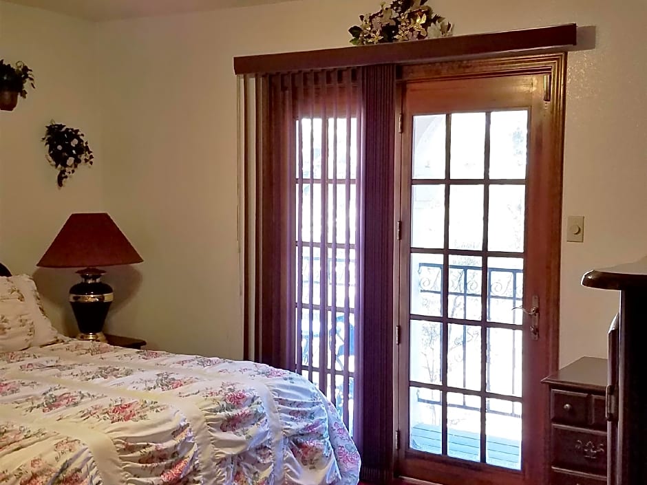 Tavares Inn