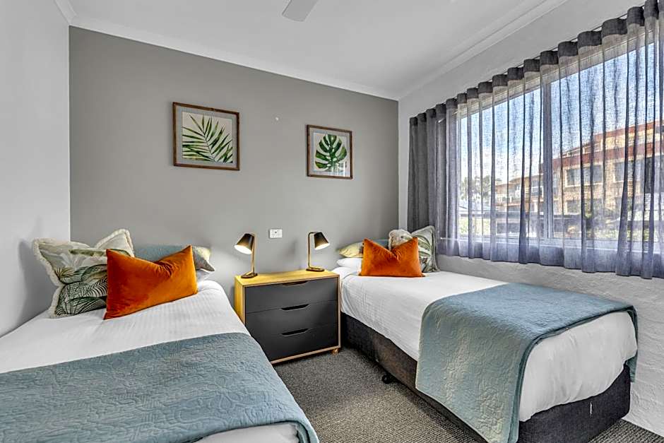 The Palms Apartments