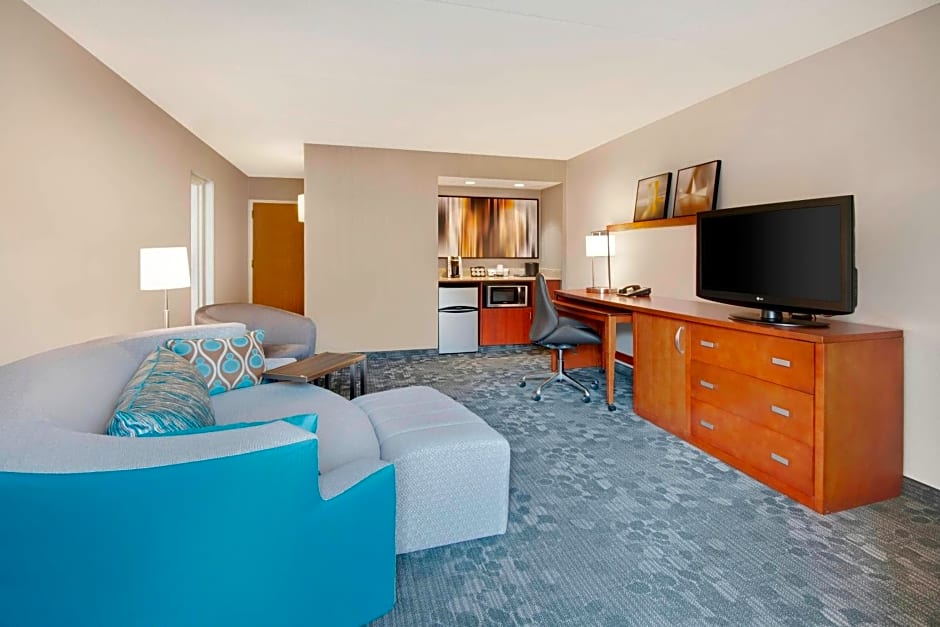 Courtyard by Marriott Savannah Midtown