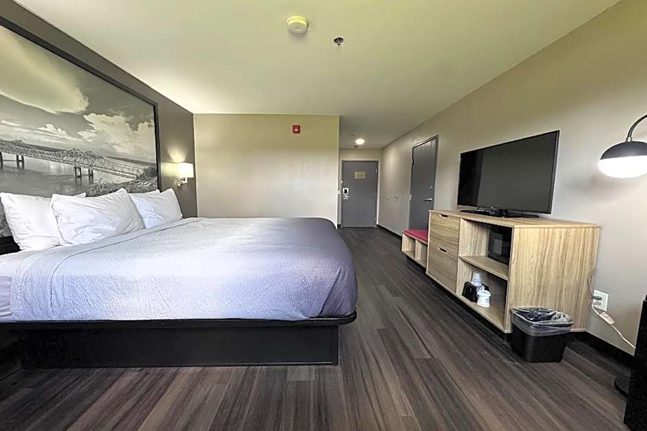 Super 8 by Wyndham Clinton/Jackson West