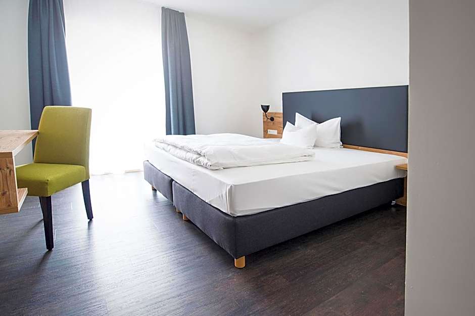 Alb Inn - Hotel & Apartments