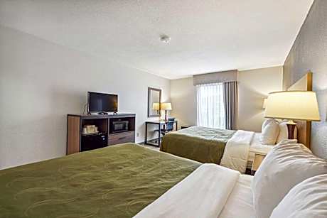 2 Queen Beds - Non-Smoking