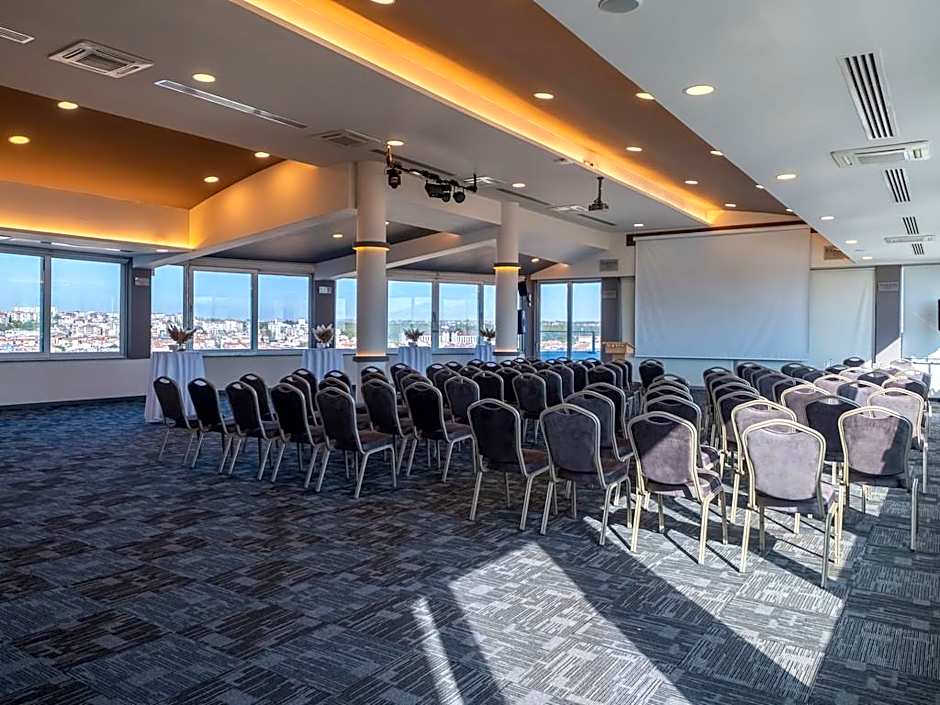 Parion Hotel