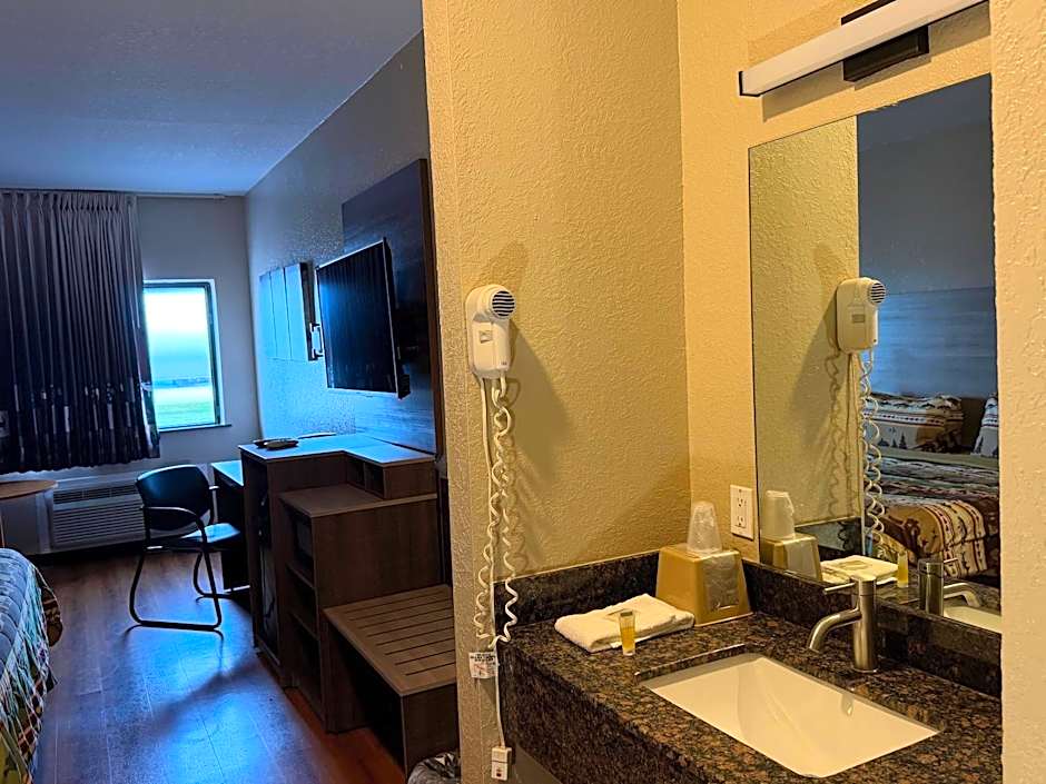 Booneslick Lodge - Neosho