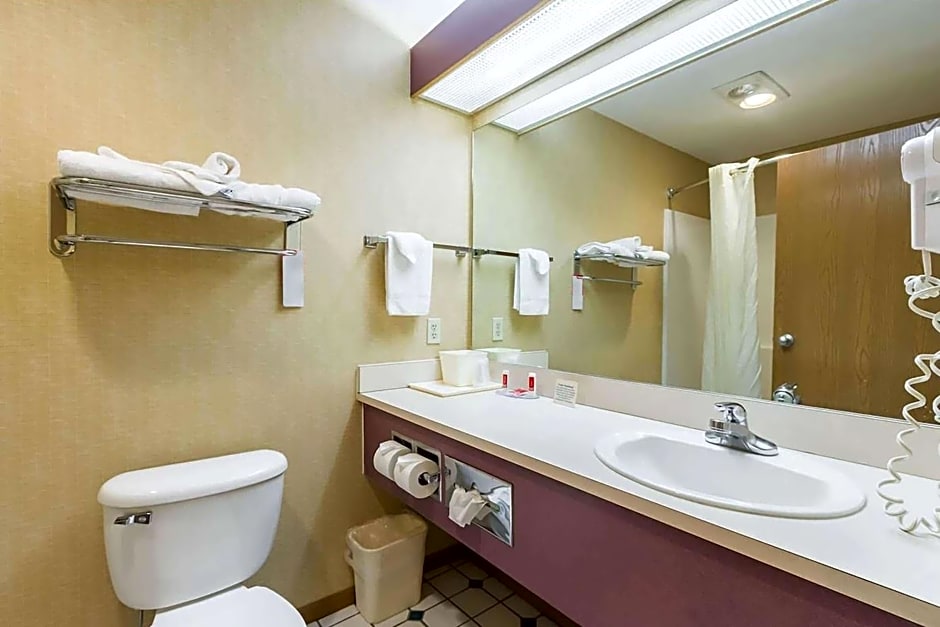 Baymont by Wyndham Omaha SW