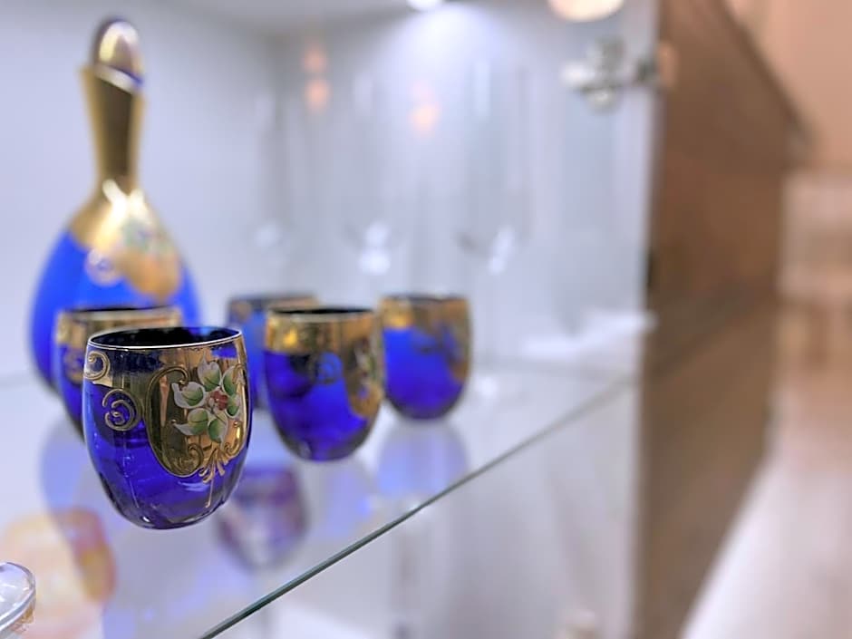 La Luna Premium Deluxe Apartment with Pool & Jacuzzi, Bikes and Covered Parking