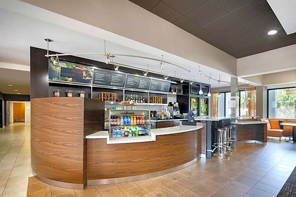 Courtyard by Marriott Dallas Addison/Midway