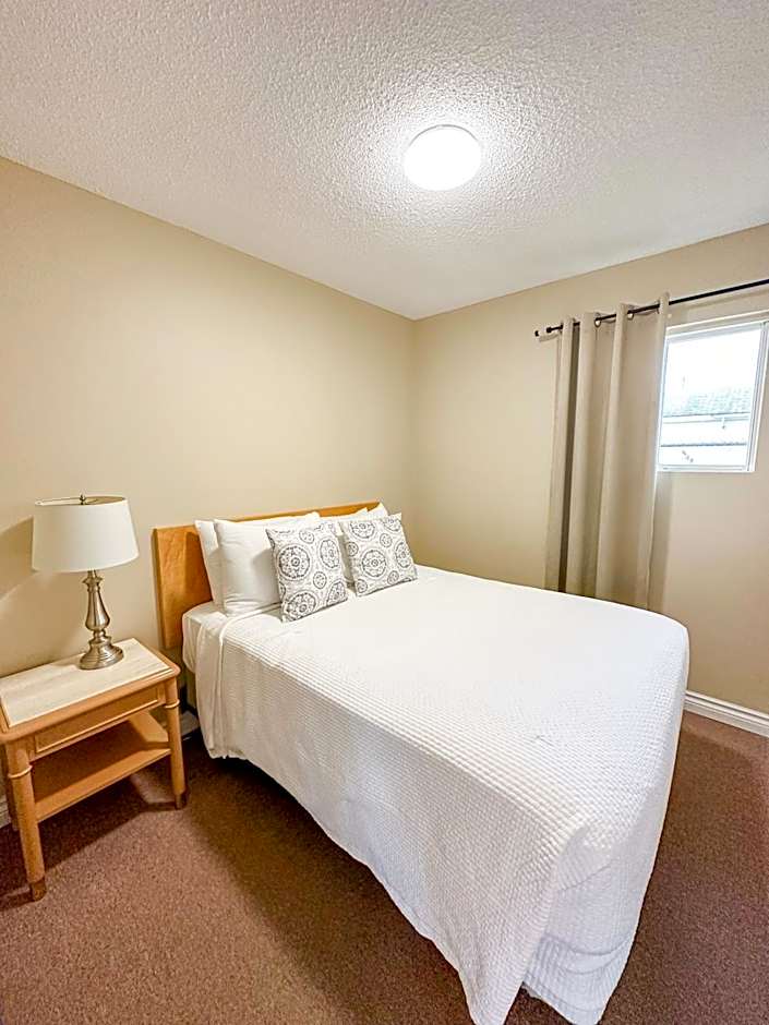 Oasis by the Bay Vacation Suites