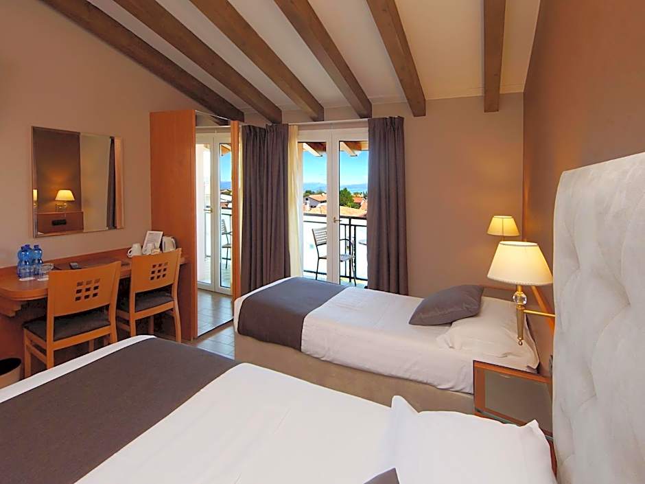 Hotel Clarin 14 by Dori