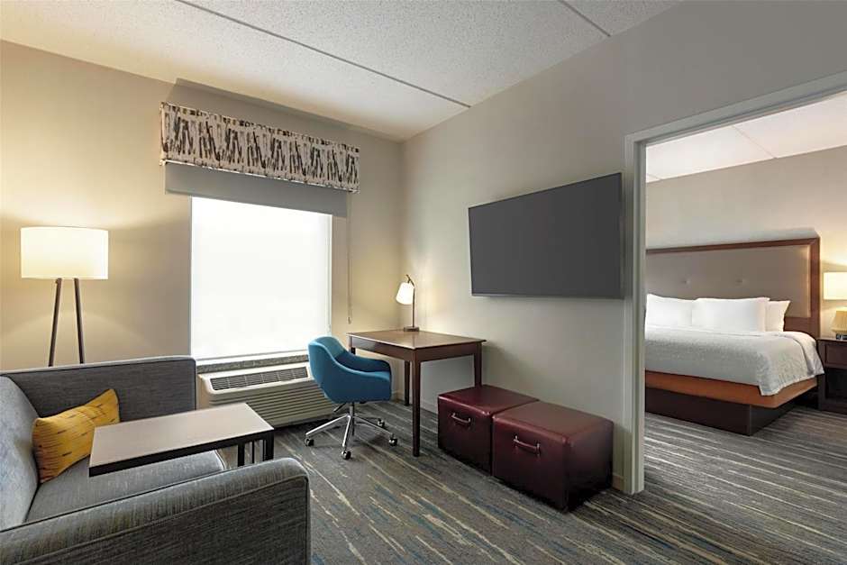 Hampton Inn By Hilton & Suites Pittsburgh/Harmarville