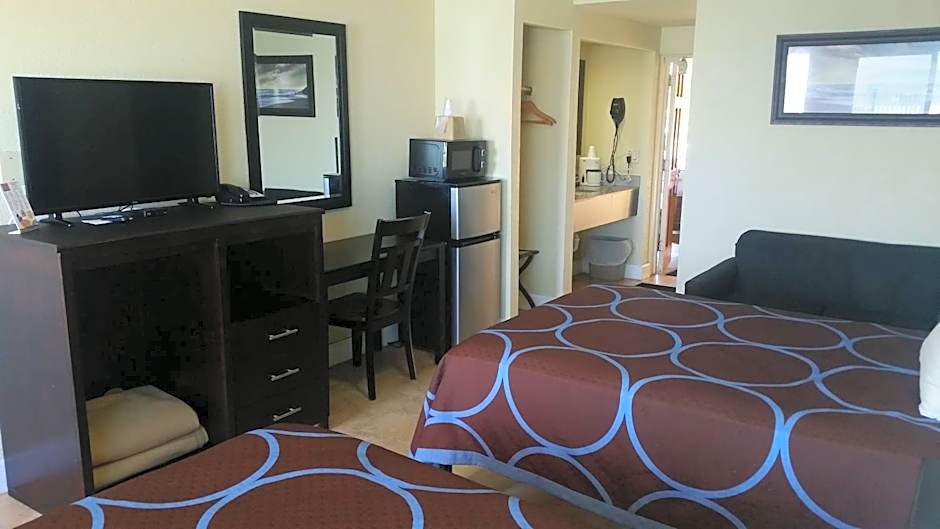 Driftwood Beach Motel