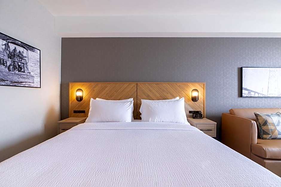 Sandman Signature Dartmouth Hotel & Suites