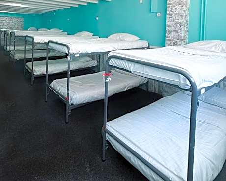 Single Bed in Mixed Dormitory Room