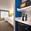 Holiday Inn Express & Suites Salem North-Keizer