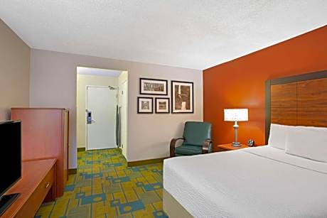 Double Room with Bath Tub - Mobility Accessible/Non-Smoking