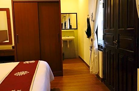 One-Bedroom Apartment (2 Adults)