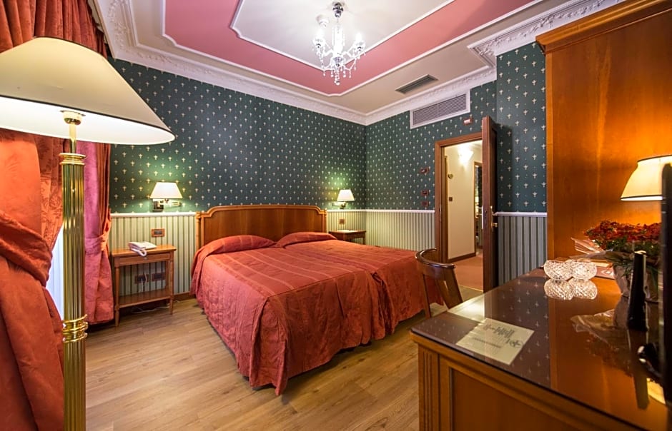 Strozzi Palace Hotel