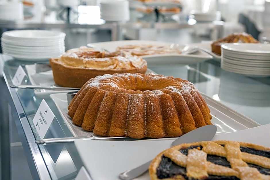 Sport Village Hotel & Spa