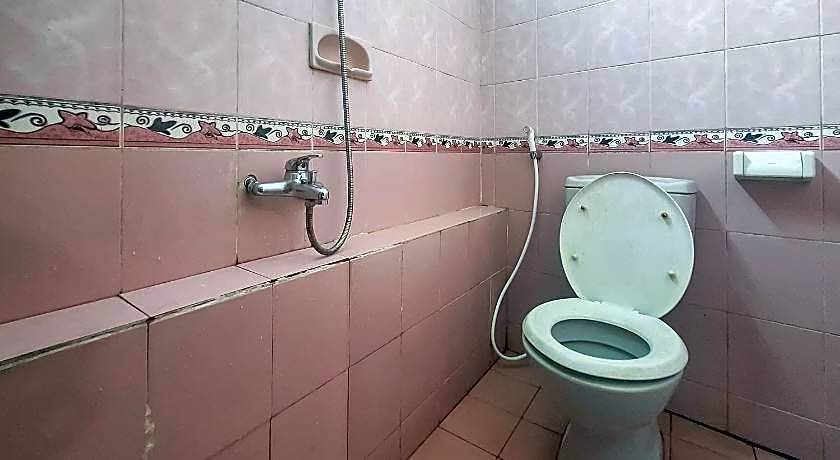 RedDoorz @ Hotel Arwana Safari Puncak