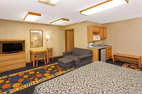 1 King Bed Suite Smoking