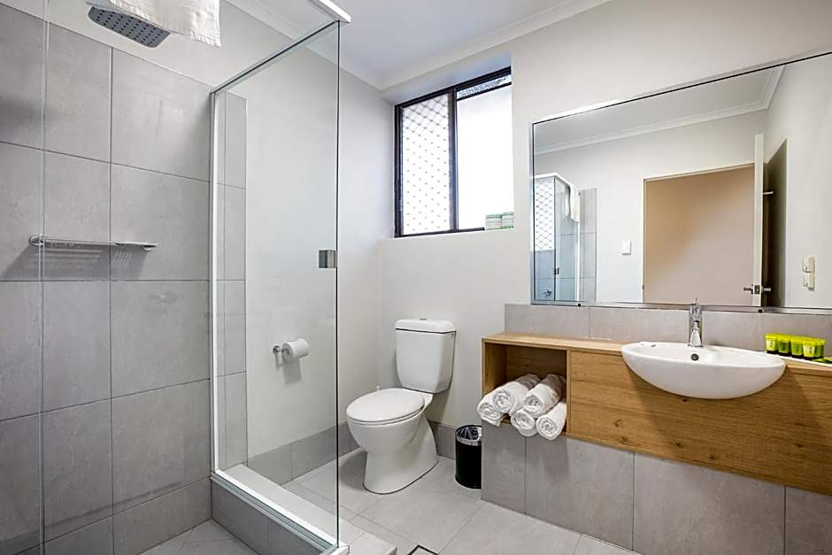 Nightcap at Kawana Waters Hotel