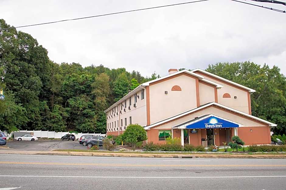 Days Inn by Wyndham Torrington