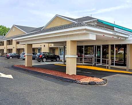 Quality Inn Waterbury East