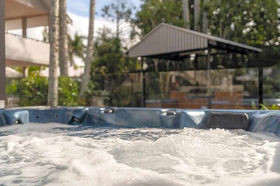 Outrigger Bay Apartments