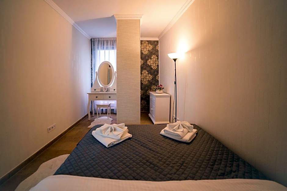 Lira Holiday Apartments