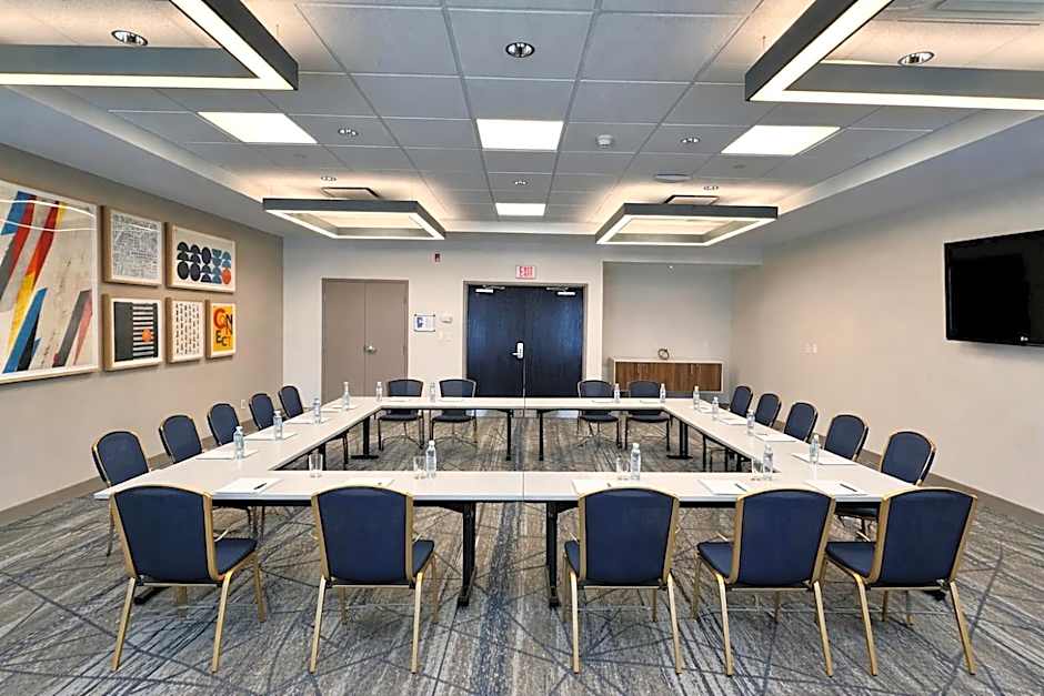 Holiday Inn Express & Suites Ottawa West - Nepean by IHG