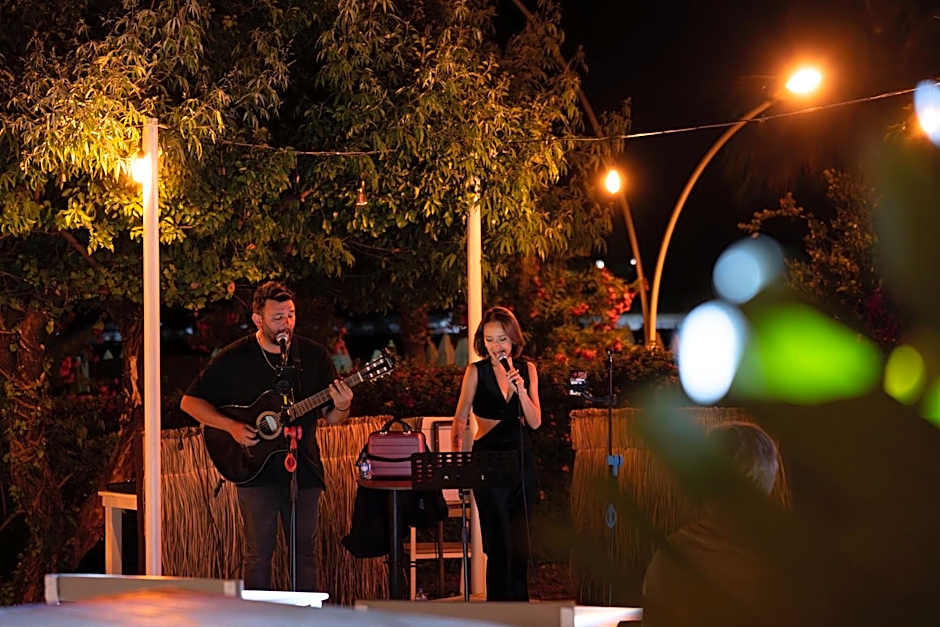 Marti La Perla - Adult Only+16