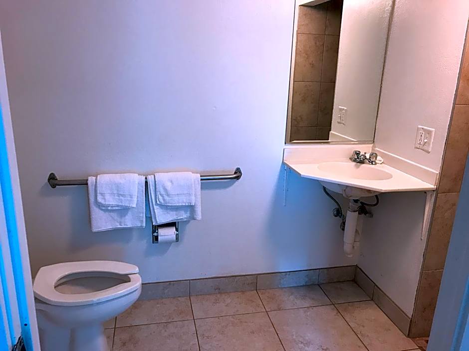 Motel 6-Des Moines, IA - North