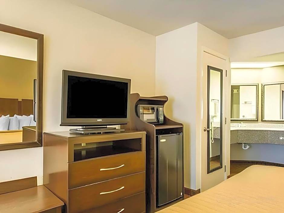 Quality Inn & Suites Panama City