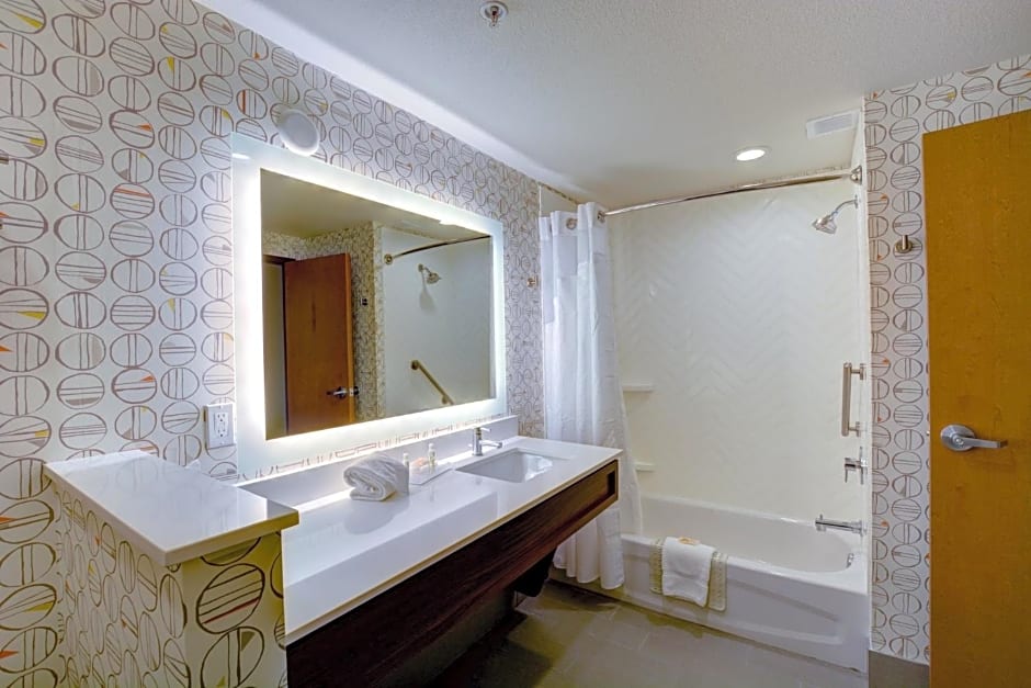 Holiday Inn - Salem by IHG
