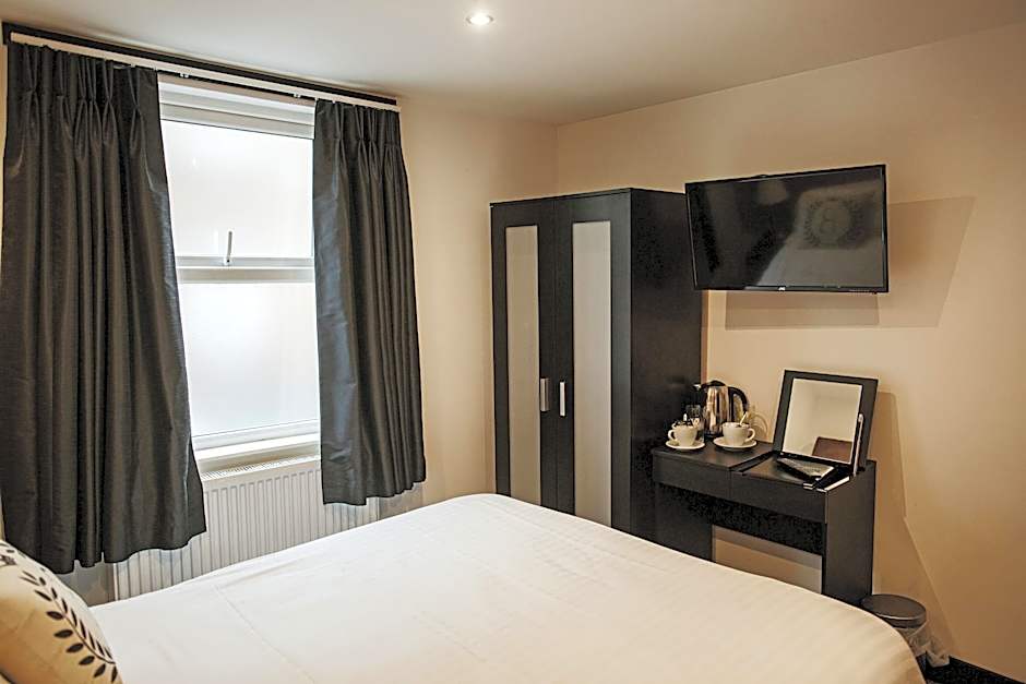 Sinclair's Bar, Lounge & Rooms