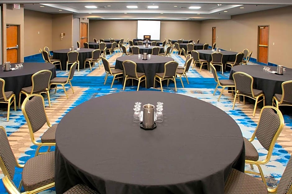 Radisson Hotel & Conference Center Green Bay