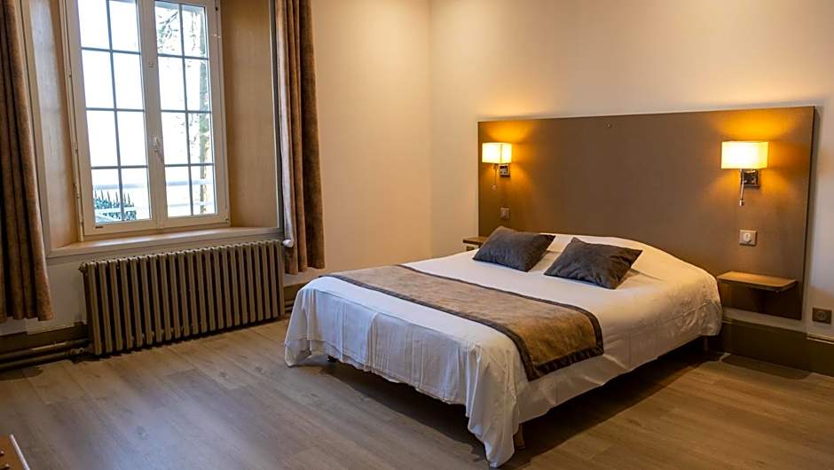 Logis - Hotel Restaurant La Sapinière - Proche Saint Omer