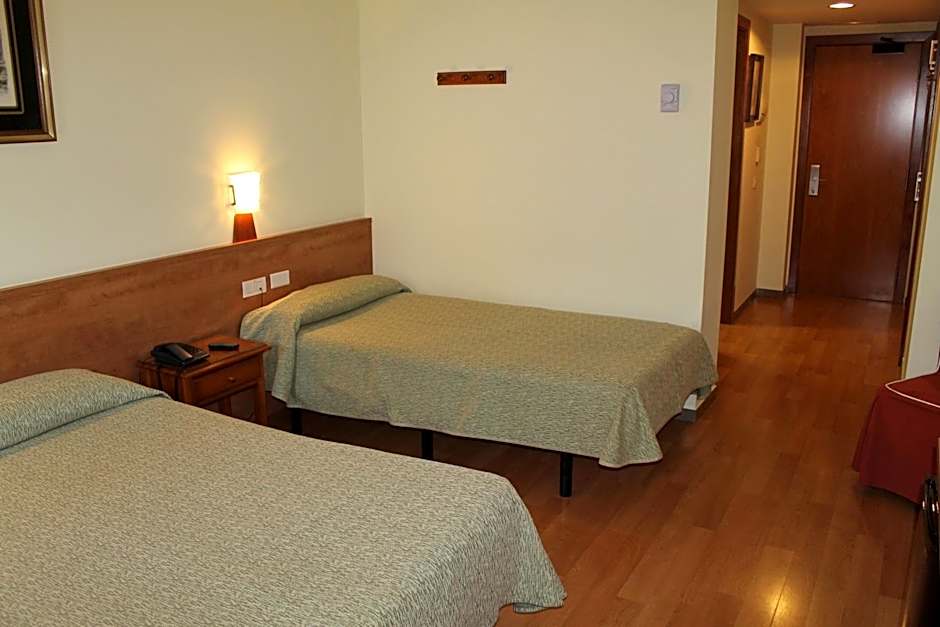Photo 1 of 6 of 1 Extra Bed