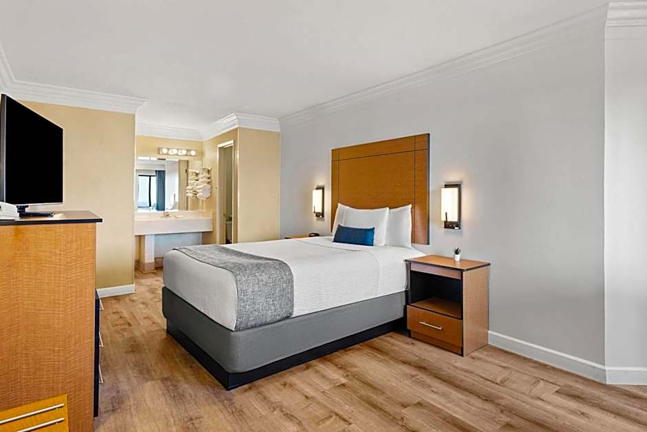 Travelodge by Wyndham San Clemente Beach