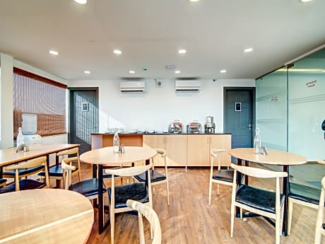 OYO Townhouse 104 Koramangala Maharaja Signal