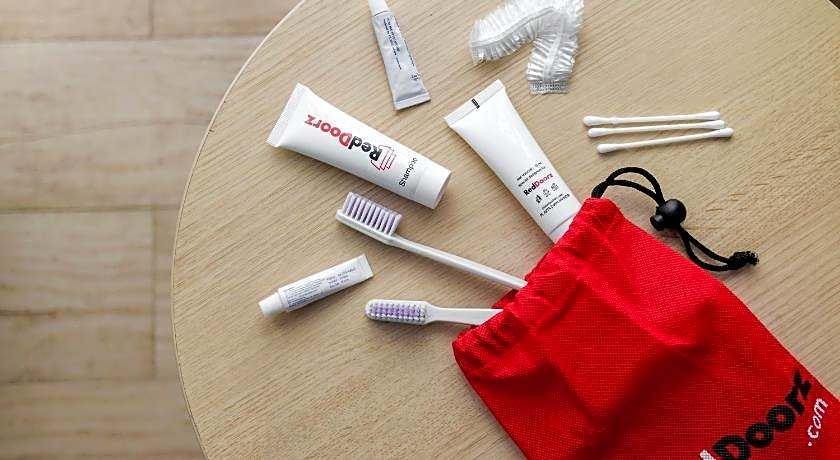 RedDoorz @ Helvetia Medan 2