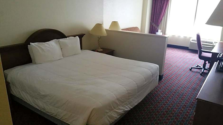 Imperial Swan Hotel & Suites – Lakeland, FL